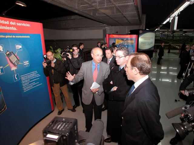 Uploaded Image: acto_colombia_wireless_10-11-03_012_peq.jpg