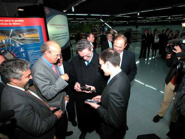 Uploaded Image: acto_colombia_wireless_10-11-03_014_peq.jpg