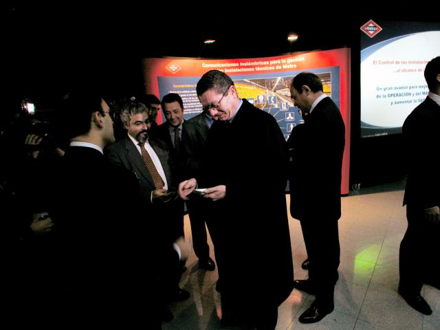 Uploaded Image: acto_colombia_wireless_10-11-03_016_peq.jpg