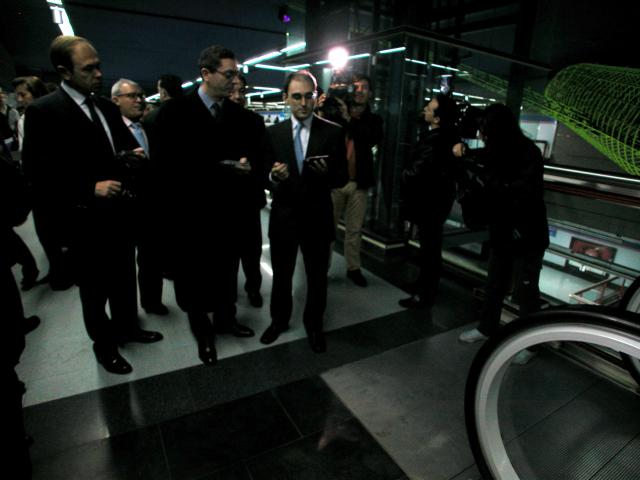 Uploaded Image: acto_colombia_wireless_10-11-03_022_peq.jpg