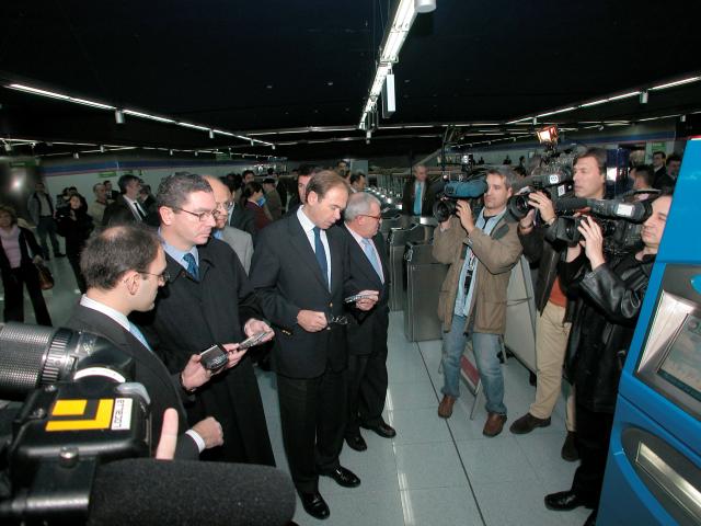 Uploaded Image: acto_colombia_wireless_10-11-03_028_peq.jpg