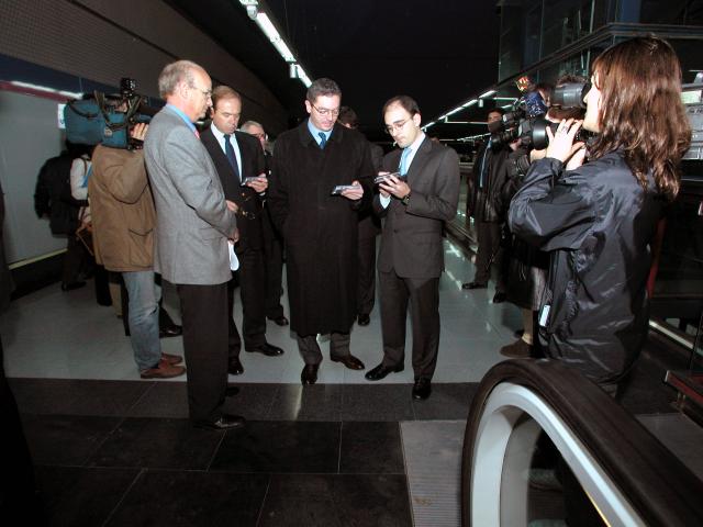 Uploaded Image: acto_colombia_wireless_10-11-03_033_peq.jpg