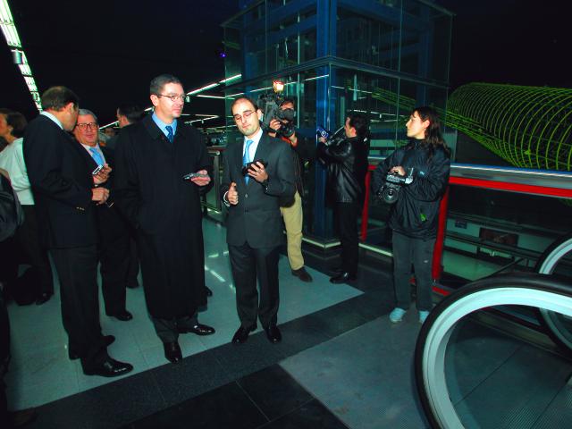 Uploaded Image: acto_colombia_wireless_10-11-03_046_peq.jpg