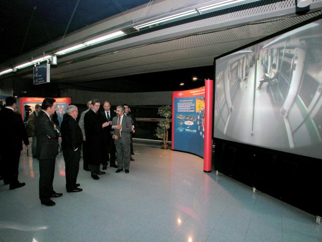 Uploaded Image: acto_colombia_wireless_10-11-03_047_peq.jpg