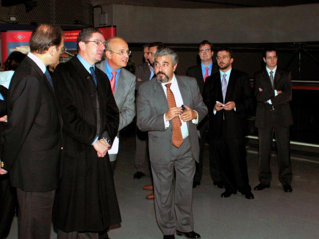 Uploaded Image: acto_colombia_wireless_10-11-03_052_peq.jpg