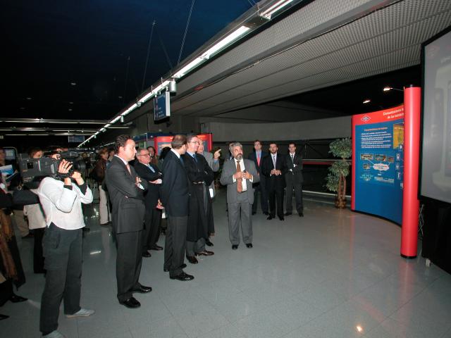 Uploaded Image: acto_colombia_wireless_10-11-03_053_peq.jpg