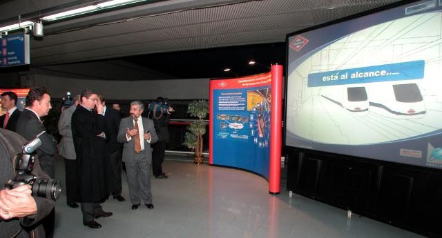 Uploaded Image: acto_colombia_wireless_10-11-03_055_peq.jpg