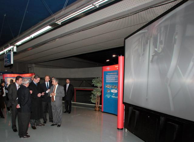 Uploaded Image: acto_colombia_wireless_10-11-03_062_peq.jpg